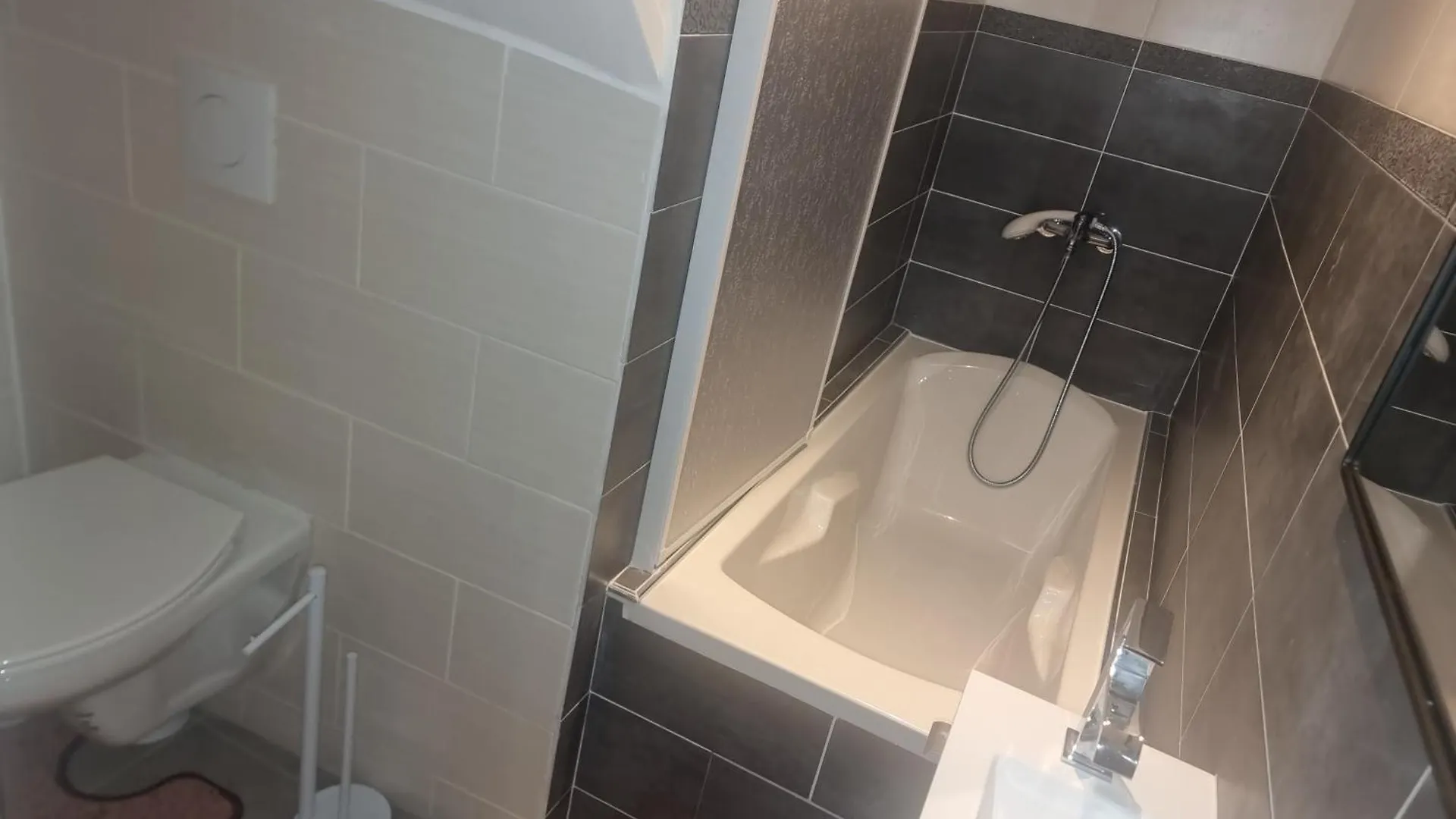 L Instant Douillet 2 Apartment Sisteron 0*,